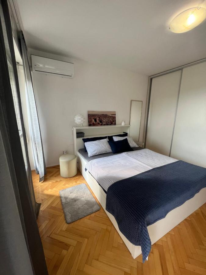 City Center Apartment Twiggy Макарська Екстер'єр фото