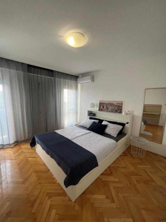 City Center Apartment Twiggy Макарська Екстер'єр фото