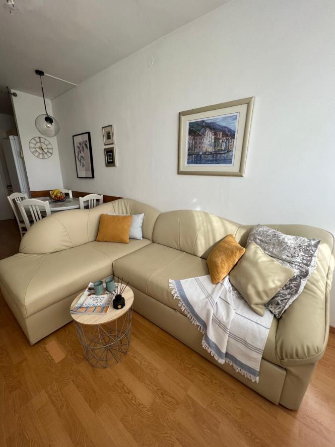 City Center Apartment Twiggy Макарська Екстер'єр фото