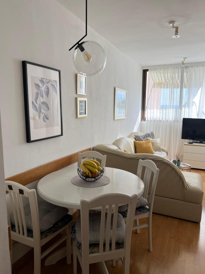 City Center Apartment Twiggy Макарська Екстер'єр фото