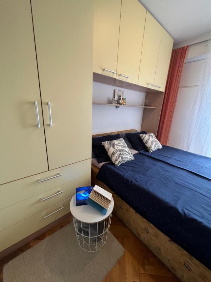 City Center Apartment Twiggy Макарська Екстер'єр фото